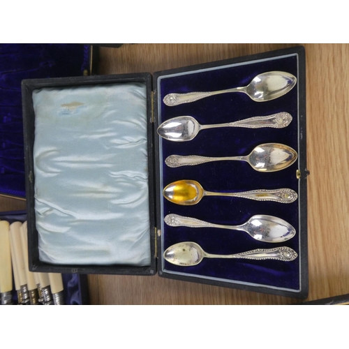 1097 - A large lot of vintage cutlery boxes and more.