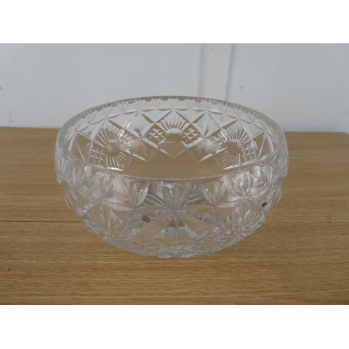 1106 - A cut glass bowl.