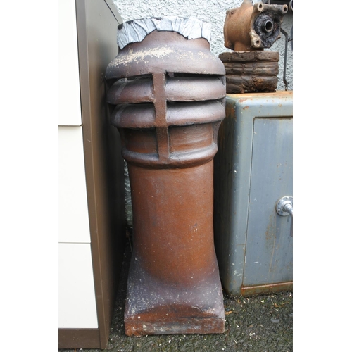 1123 - A stunning pair of antique salt glazed Victorian chimney pots.