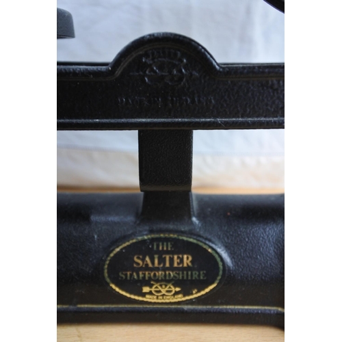 171 - A set of Salter kitchen scales.