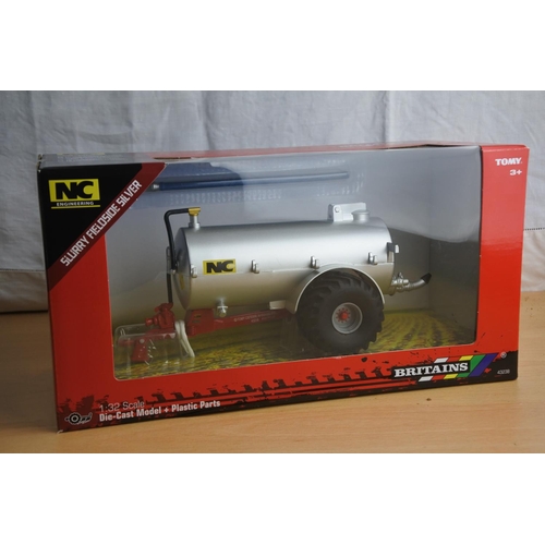 135 - A boxed Britains Slurry Fieldside Silver scale 1:32.