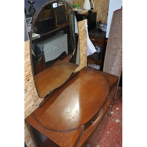 149 - A vintage dressing table with mirror. Measuring H-146cm W-60cm D-50cm.