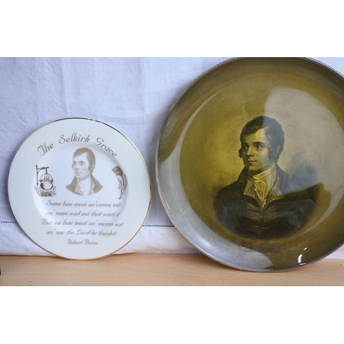 189 - A collection of wall plates to include Robert Burns and more.