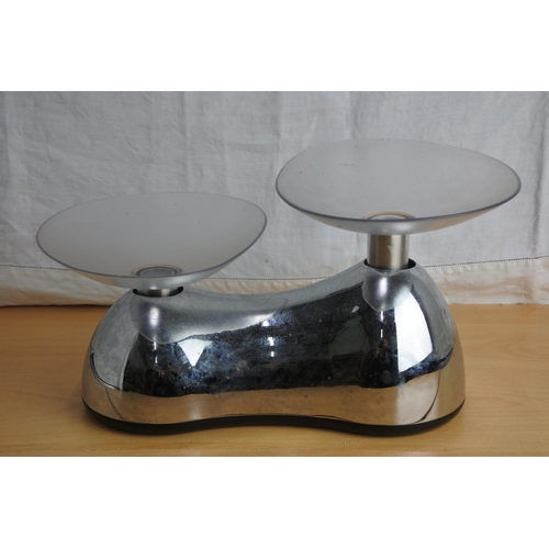 240 - A set of Sebastian Conran kitchen scales.