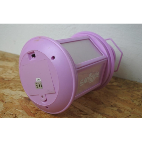 285 - A Smiggle pink lantern.