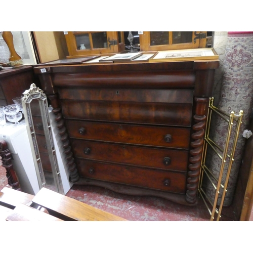 450 - A stunning antique/ Victorian Scotch chest of drawers.