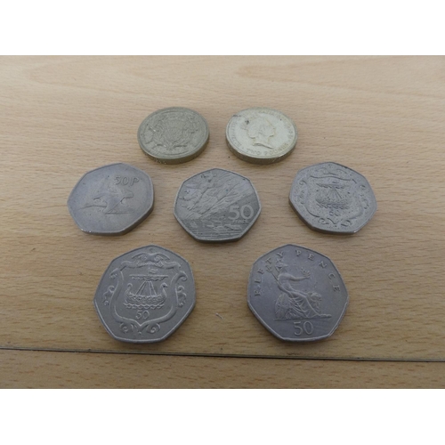 473 - Two £2.00 coins and five 50p coins.