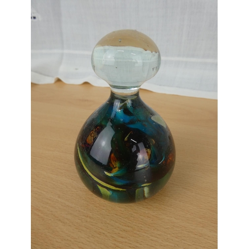 489 - A vintage Mdina glass paperweight.