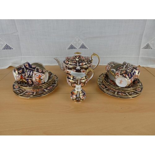 497 - A stunning collection of Royal Crown Derby china to include cups, saucers, plates, teapot, similar v... 