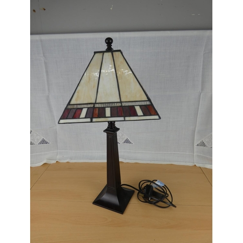 499 - A stunning stained glass table lamp.