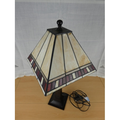 499 - A stunning stained glass table lamp.