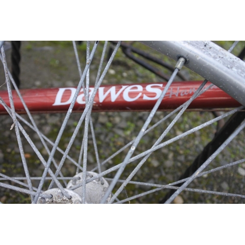 666 - A Dawes racing bike frame and more.