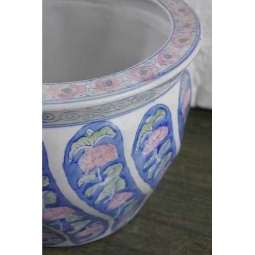 708 - An Oriental style plant pot.