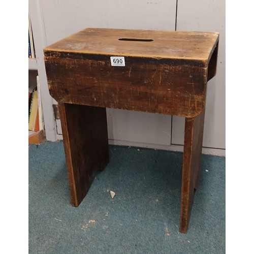 690 - A vintage carpenters stool.