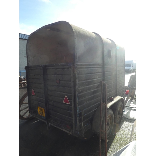 1096 - A Rice of Leistershire twin axle horse box trailer.