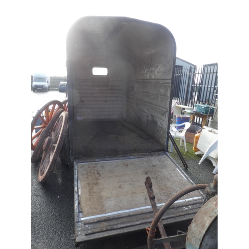 1096 - A Rice of Leistershire twin axle horse box trailer.