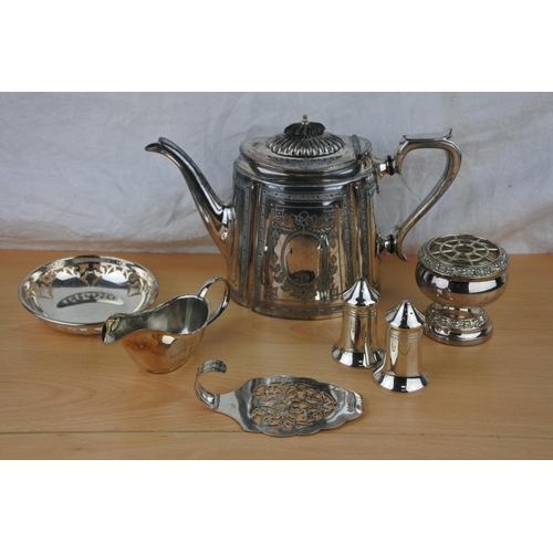 564 - A collection of silver plate ware.