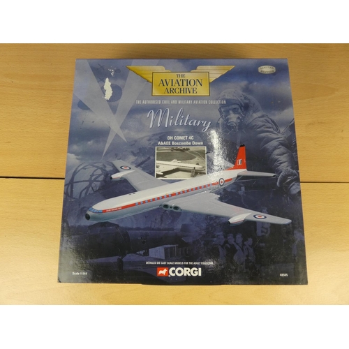 158 - A boxed Corgi 'The Aviation Archive' Military - DH Comet 4C - A&AEE Boscombe Down - 48505 - scale 1:... 