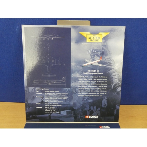 158 - A boxed Corgi 'The Aviation Archive' Military - DH Comet 4C - A&AEE Boscombe Down - 48505 - scale 1:... 