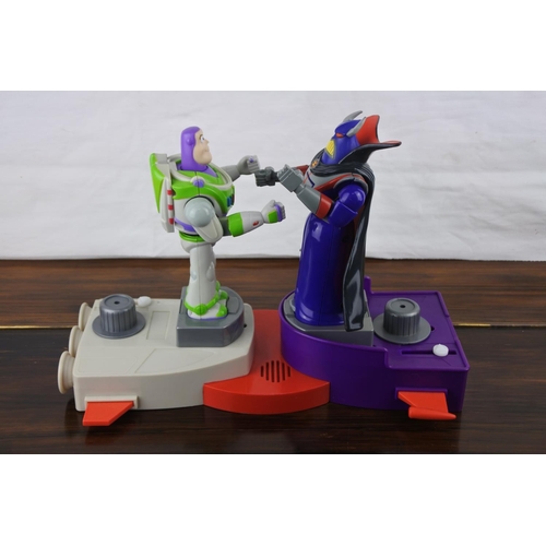 359 - A Toy Story Fighting Buzz vs Zurg game.