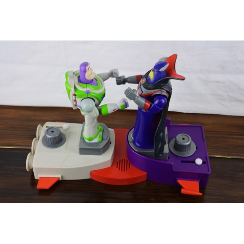 359 - A Toy Story Fighting Buzz vs Zurg game.