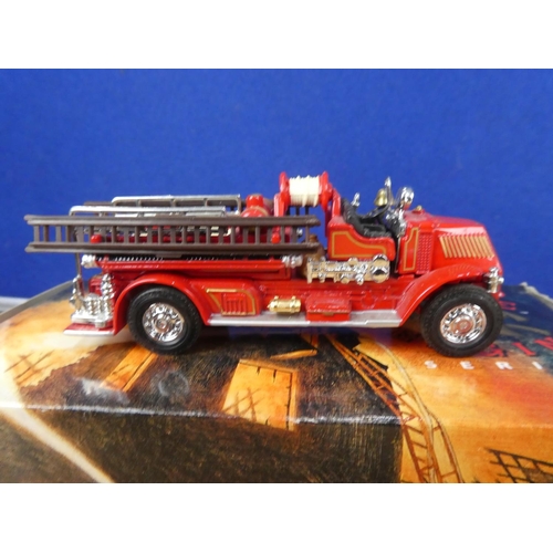 319 - Two boxed Matchbox Models of Yesteryear '1920 Mack AC' and '1932 Ford AA Fire Engine'.