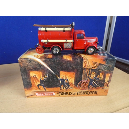 320 - Two boxed Matchbox Models of Yesteryear '1939 Bedford Tanker' and '1948 Land Rover Auxiliary'.