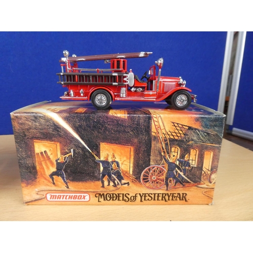 321 - Two boxed Matchbox Models of Yesteryear '1932 Ford AA Open Cab Fire Engine; and '1932 Mercedes-Benz ... 