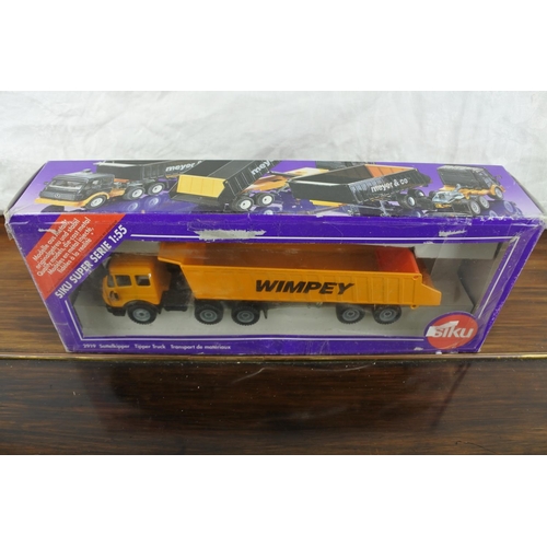 273 - A Siku Super Series 1:55 scale 'Wimpey' Tipper Truck.