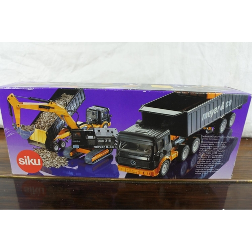 273 - A Siku Super Series 1:55 scale 'Wimpey' Tipper Truck.