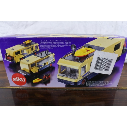 276 - A Siku Super Series 1:55 scale Motorhome with Accessories