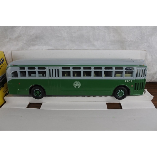 287 - A Corgi Classics 'New York Special' transport bus.