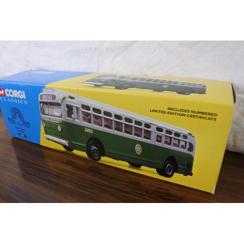 287 - A Corgi Classics 'New York Special' transport bus.