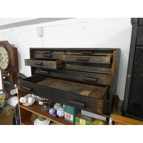 126 - A stunning set of antique carpenters drawers. Approx 38x61x30cm.