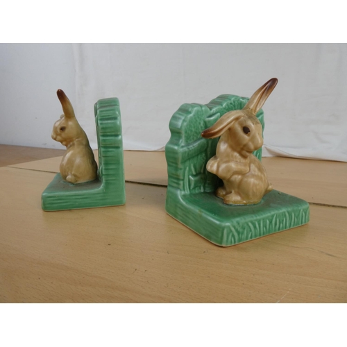 157 - A pair of vintage Sylvac bookends (a/f).