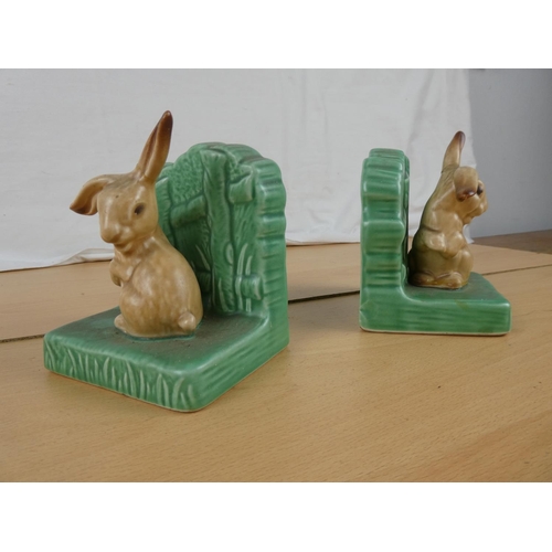 157 - A pair of vintage Sylvac bookends (a/f).