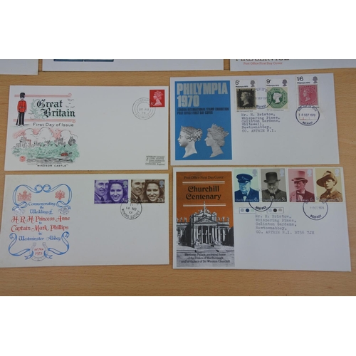 243 - A lot of 10 First Day Covers.