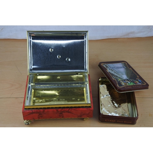 280 - A vintage jewellery box.