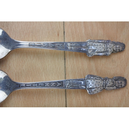 281 - A stunning set of six vintage silver plated named teaspoons.