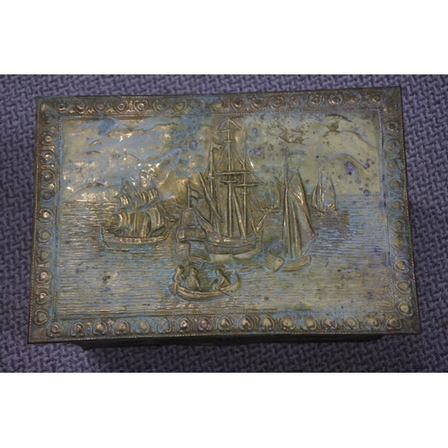 290 - A brass effect coal box. Approx 28x41x28cm.