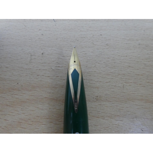 303 - A boxed Sheaffer fountain pen.