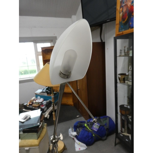 328 - A spotlight floor lamp. Approx 160cm.