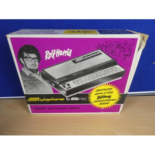 375 - A boxed vintage stylophone.