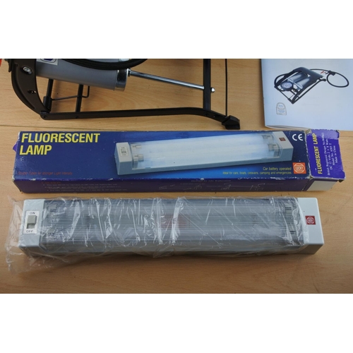 415 - A boxed Fluorescent Lamp and a boxed Bikemate foot pump.