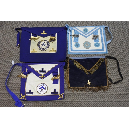 495 - A lot of Masonic aprons.