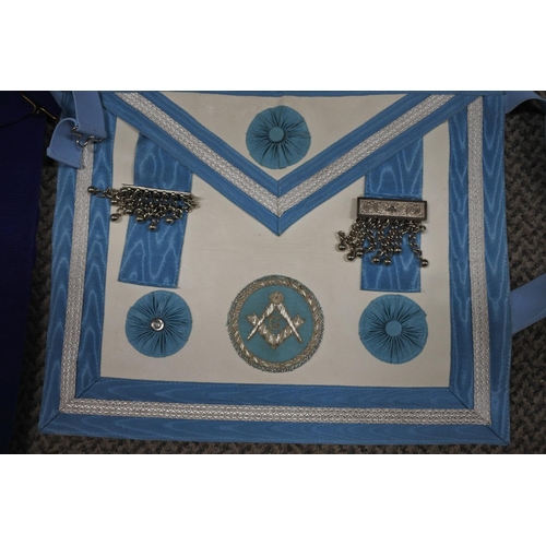 495 - A lot of Masonic aprons.