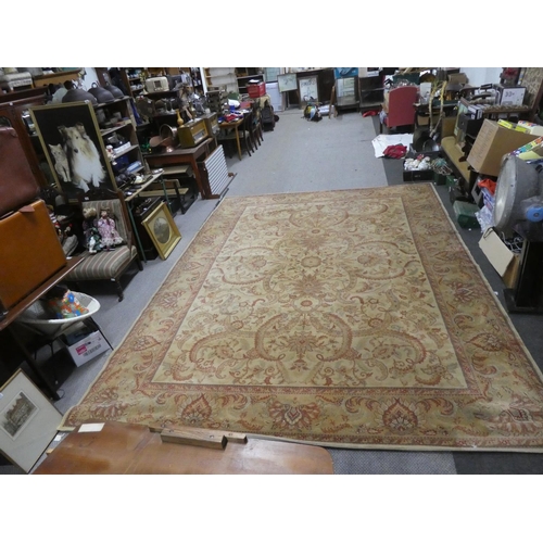 601 - A beautiful large room floor rug measuring 412cm x 298cm approximately.