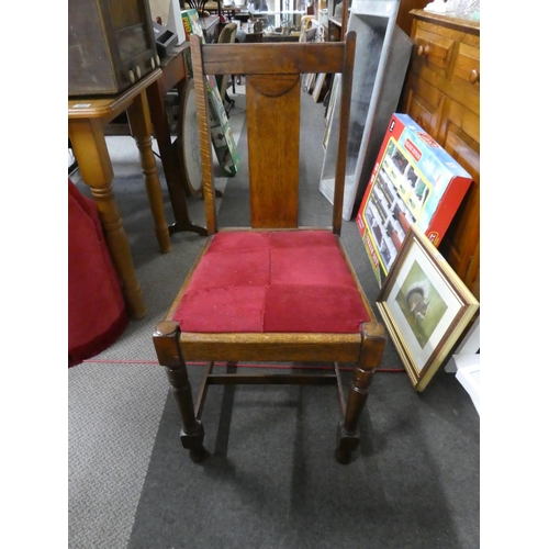 517 - An oak framed chair.