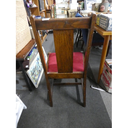 517 - An oak framed chair.