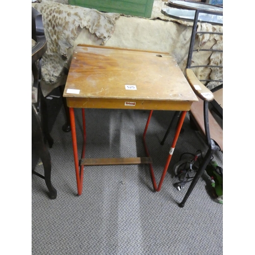 525 - A vintage Triang childs desk.